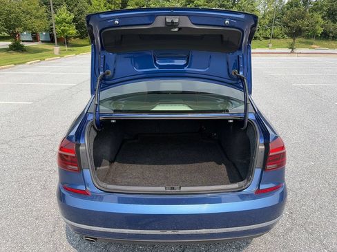 Used 2017 Volkswagen Passat 1.8T SE w/ SE Lighting Package FWD image 12