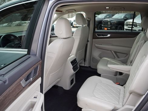 Used 2024 Volkswagen Atlas SEL Premium R-Line image 17