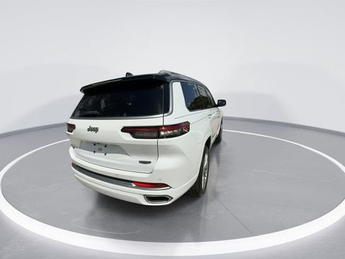 Used 2023 Jeep Grand Cherokee L Summit w/ Luxury Tech Group V image 7