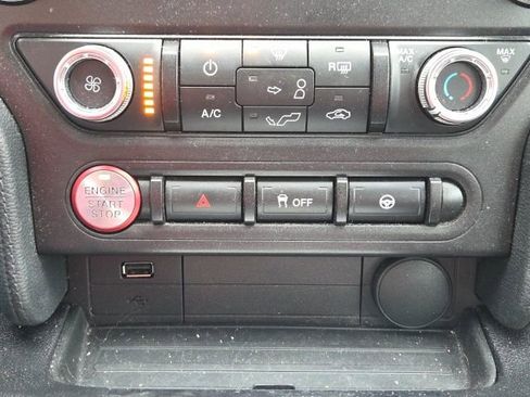 Used 2019 Ford Mustang Coupe image 26