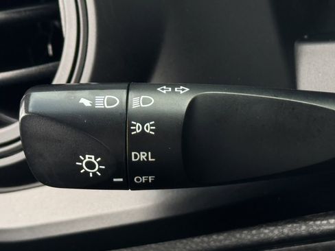 Used 2020 Toyota Tacoma SR w/ SR Convenience Package RWD image 19