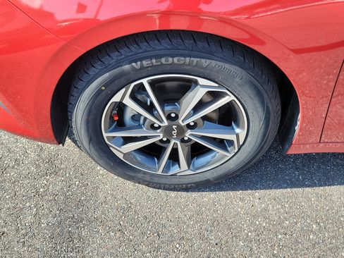 Certified 2023 Kia Forte LXS w/ LXS Technology Package FWD image 35