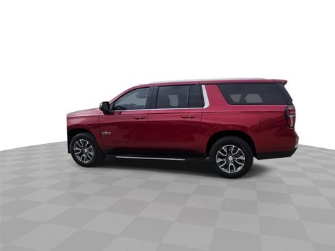Used 2024 Chevrolet Suburban LT w/ LT Signature Plus Package RWD image 6