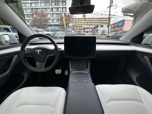 Used 2023 Tesla Model Y Performance image 21