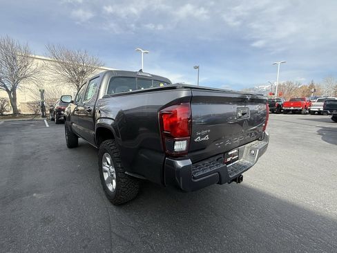 Used 2018 Toyota Tacoma SR w/ SR Convenience Package image 3