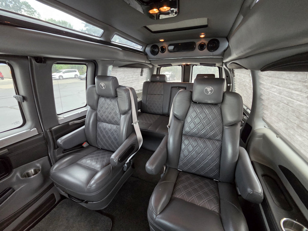 Used 2021 Chevrolet Express 2500 LS w/ Enhanced Convenience Package RWD image 17
