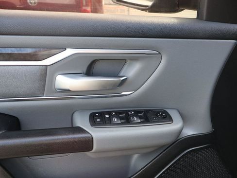 Used 2019 RAM 1500 Big Horn RWD image 9