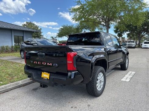 Used 2024 Toyota Tacoma SR5 AWD/4WD image 7