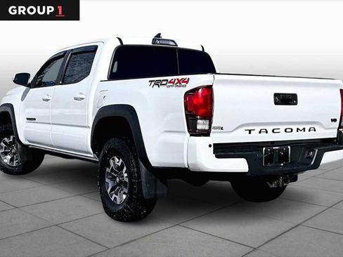 Certified 2018 Toyota Tacoma TRD Off-Road w/ Technology Package AWD/4WD image 12