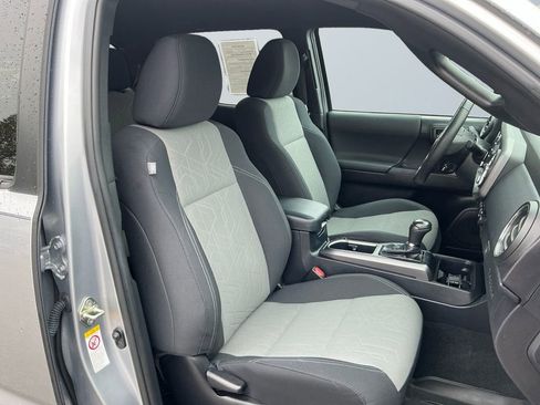 Used 2020 Toyota Tacoma TRD Sport image 16