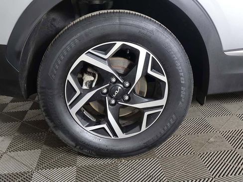 Used 2023 Kia Sportage LX image 19