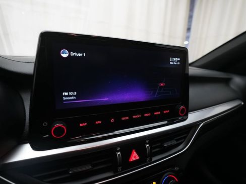 Certified 2022 Kia Forte GT-Line FWD image 6