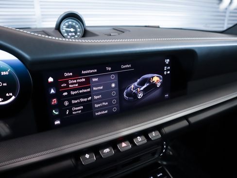 Certified 2022 Porsche 911 Carrera S RWD image 17