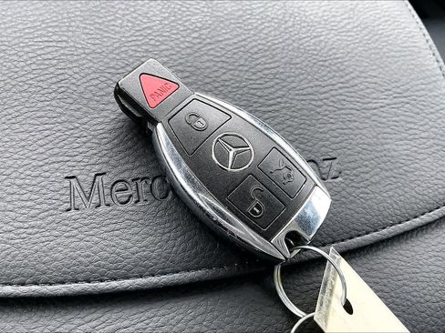 Used 2015 Mercedes-Benz C 300 4MATIC Sedan image 14