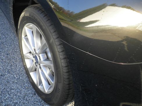 Used 2017 Ford Fusion SE image 12