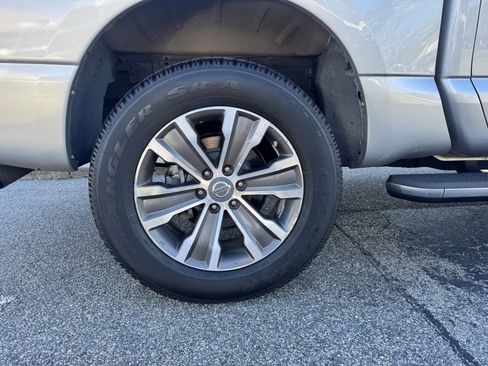 Used 2017 Nissan Titan SL image 13