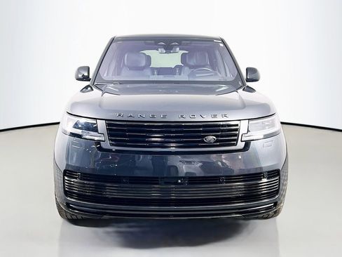 Used 2023 Land Rover Range Rover SV AWD/4WD image 2