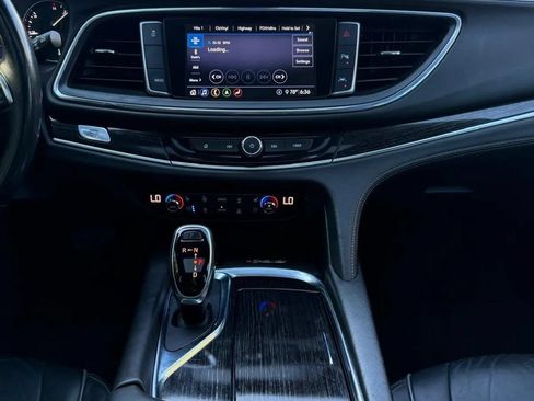 Used 2021 Buick Enclave Avenir w/ Avenir Technology Package FWD image 18