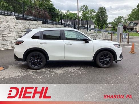 Used 2025 Honda HR-V Sport image 8