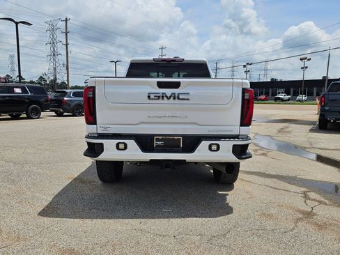 Used 2024 GMC Sierra 2500 Denali Ultimate AWD/4WD image 5
