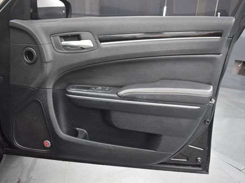 Used 2018 Chrysler 300 S w/ 300S Premium Group AWD/4WD image 31