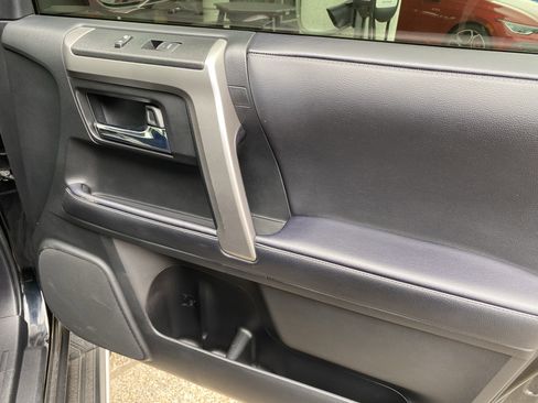 Used 2022 Toyota 4Runner SR5 RWD image 31