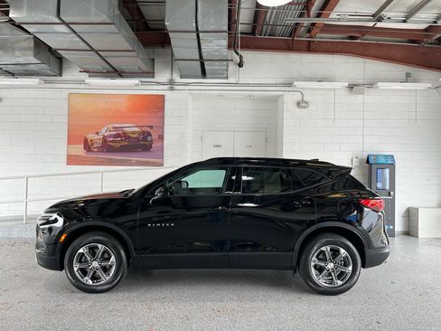 Used 2024 Chevrolet Blazer LT w/ Convenience Package FWD image 5