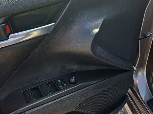 Used 2024 Toyota Camry SE image 12