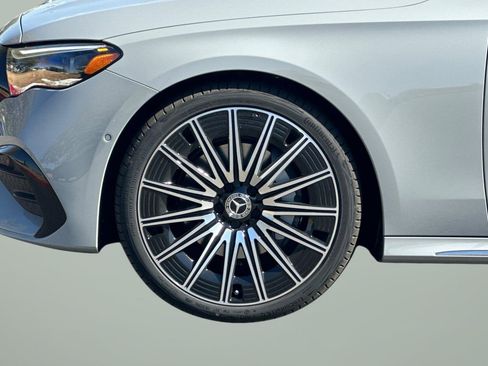 New 2025 Mercedes-Benz E 350 4MATIC Sedan image 31