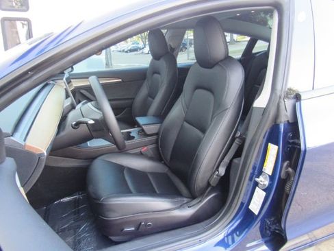 Used 2022 Tesla Model 3 Standard Range image 14