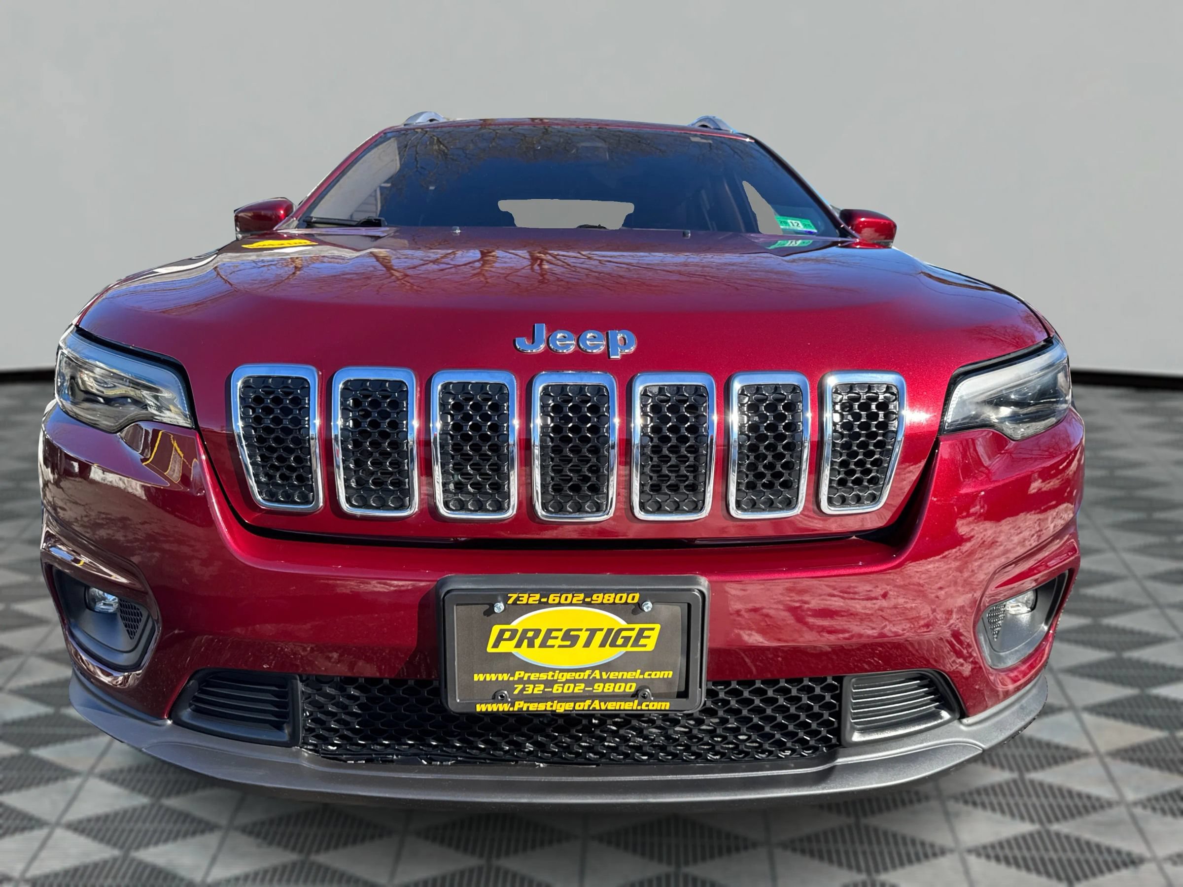 Used 2019 Jeep Cherokee Latitude Plus AWD/4WD image 19