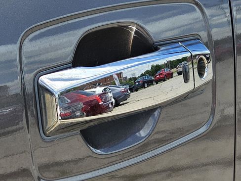 Used 2016 Nissan Titan Platinum Reserve image 45