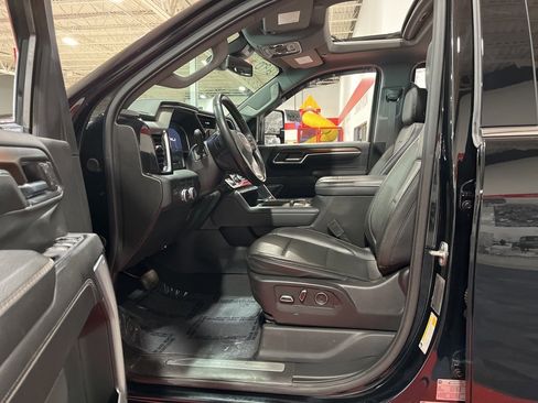 Used 2024 GMC Sierra 3500 Denali image 10