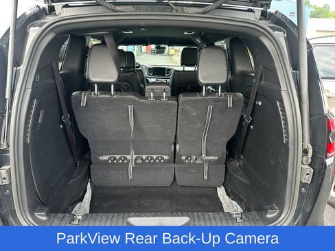 Used 2025 Chrysler Pacifica Select FWD image 6