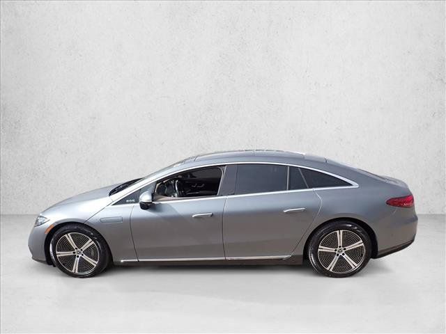 Used 2022 Mercedes-Benz EQS 580 4MATIC Sedan image 2