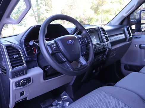 Used 2019 Ford F250 XLT w/ XLT Premium Package AWD/4WD image 15