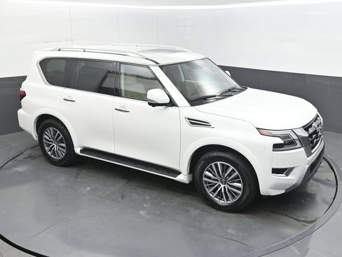 Used 2024 Nissan Armada SL w/ Captain's Chairs Package RWD image 29