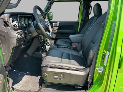 New 2026 Jeep Wrangler Unlimited Sahara AWD/4WD image 9