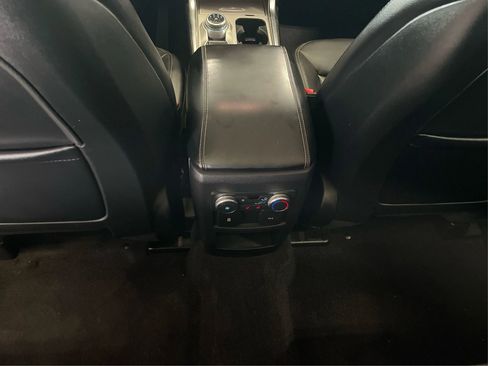 Used 2020 Ford Explorer XLT w/ Equipment Group 202A image 25