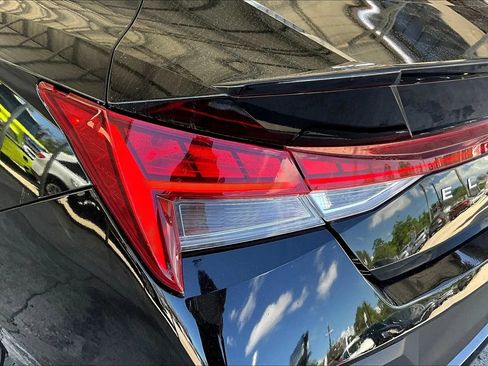 Used 2025 Hyundai Elantra SEL FWD image 20