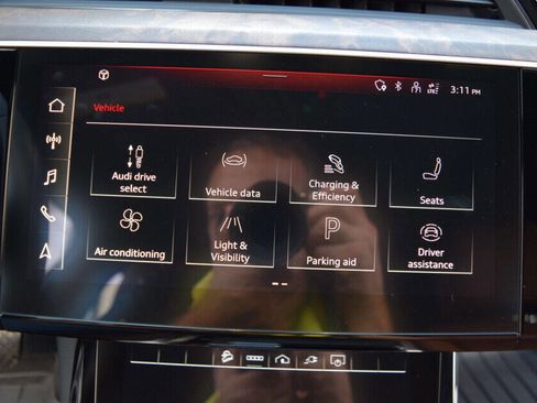 Used 2022 Audi e-tron Premium image 66