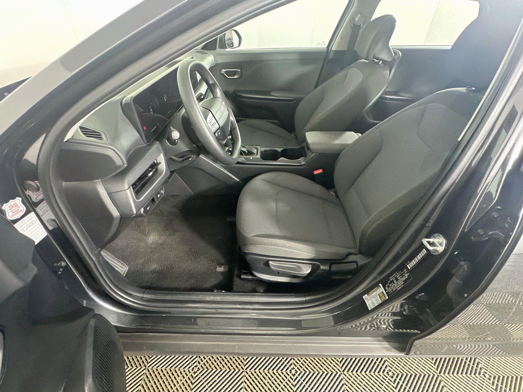 Used 2025 Kia K4 FWD image 13