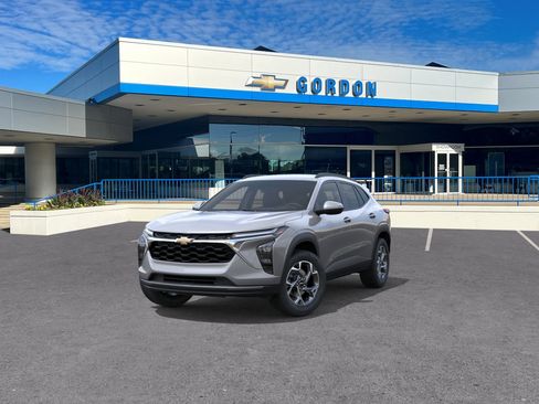 New 2026 Chevrolet Trax LT w/ LT Convenience Package FWD image 8