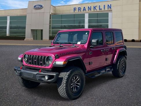 Used 2024 Jeep Wrangler Unlimited Rubicon AWD/4WD image 3