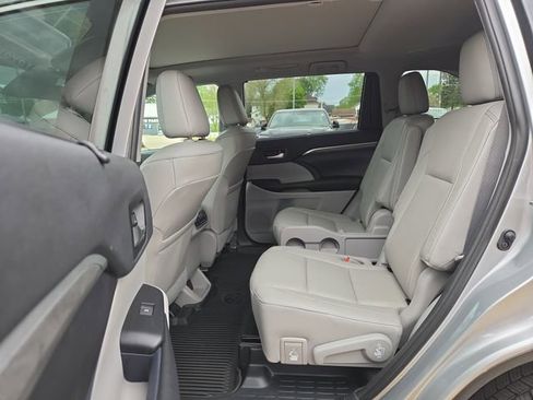 Used 2019 Toyota Highlander Limited Platinum AWD/4WD image 20