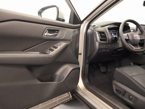 New 2026 Nissan Rogue SV image 6