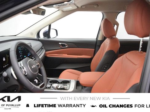 New 2026 Kia Carnival EX FWD image 10