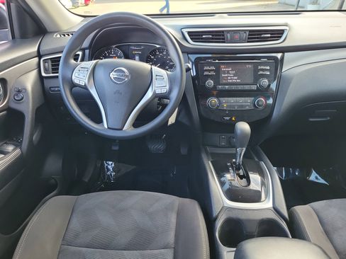 Used 2015 Nissan Rogue S image 10