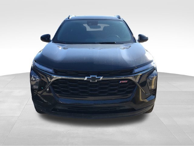 Certified 2025 Chevrolet Trax RS w/ Sunroof Package FWD image 4