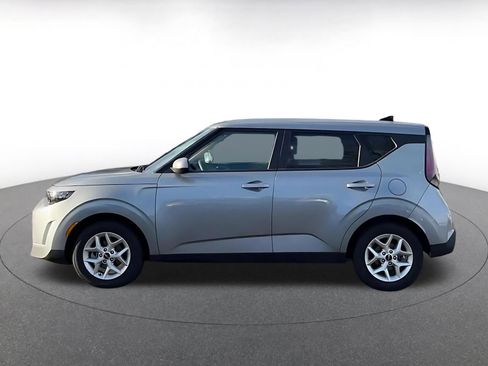 Used 2025 Kia Soul LX w/ LX Technology Package image 9